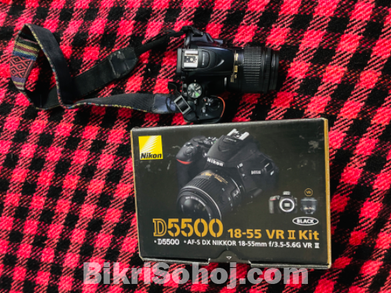Nikon D5500 with 18-55mm kit lens with box